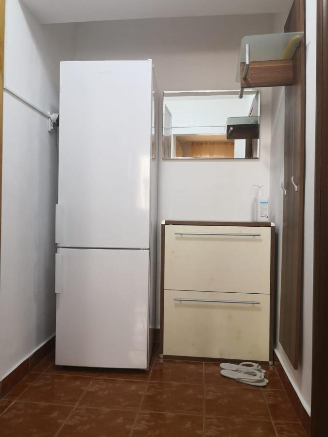 Apartament Cu Doua Camere Târgu Jiu Екстериор снимка