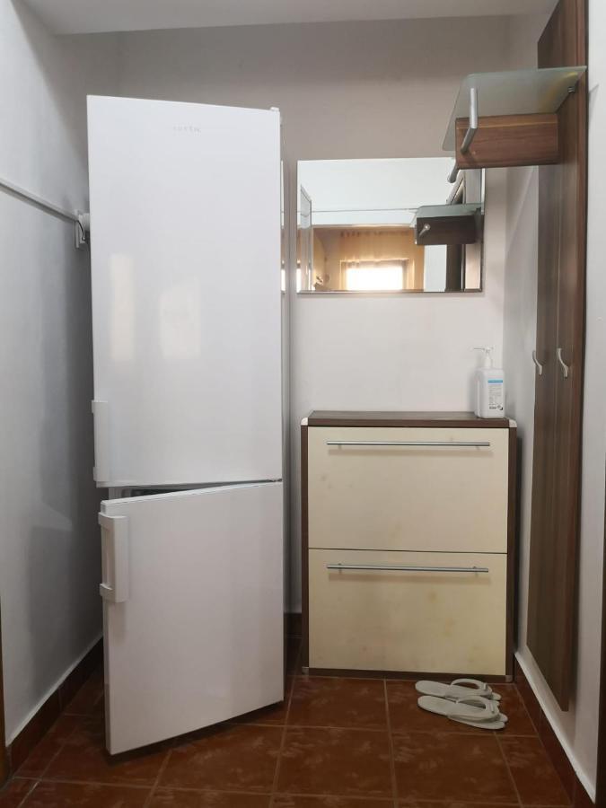 Apartament Cu Doua Camere Târgu Jiu Екстериор снимка